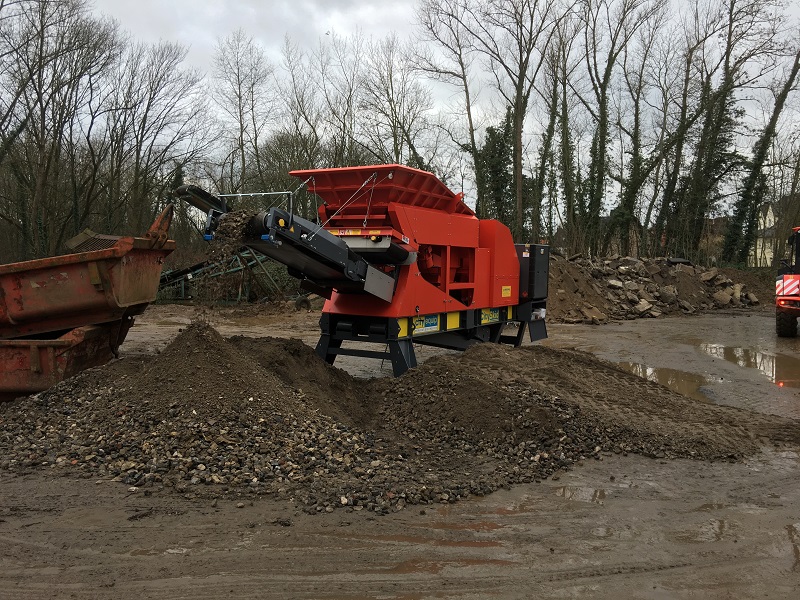 CitySkid 7XE hybrid beim Brechen auf der Baustelle